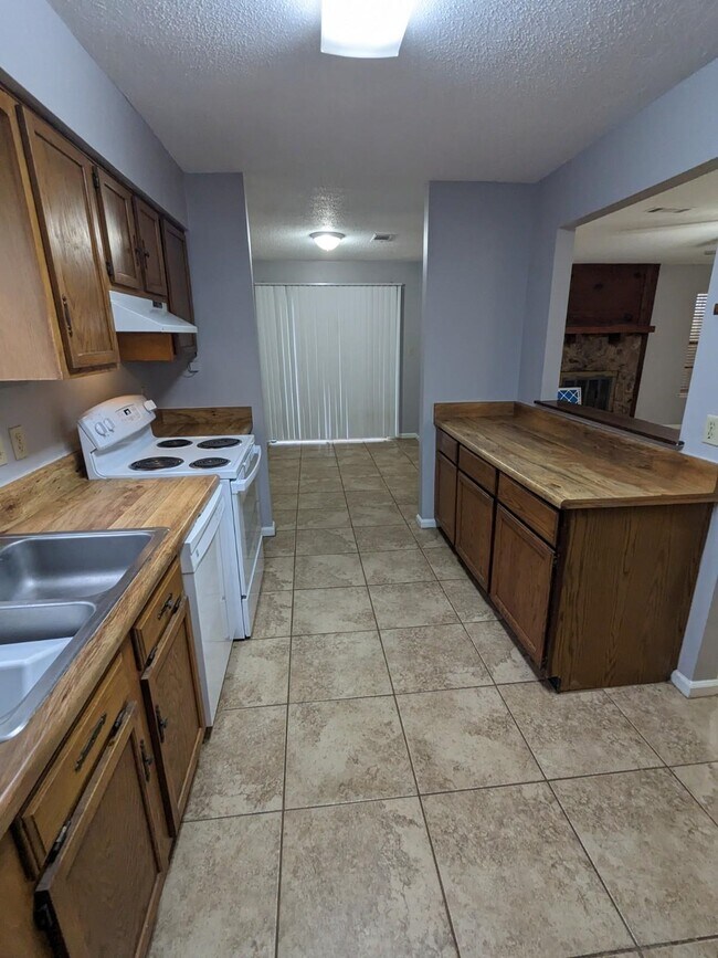 Building Photo - 3419 Thresher Dr