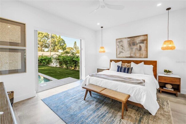 Building Photo - 2065 Goldenrod St