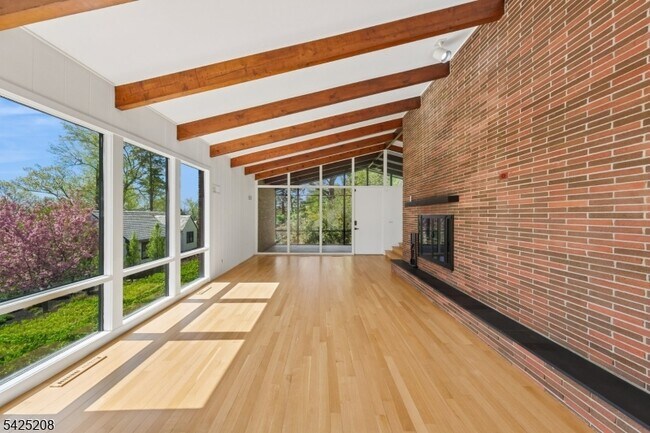 Building Photo - 293 Wyoming Ave