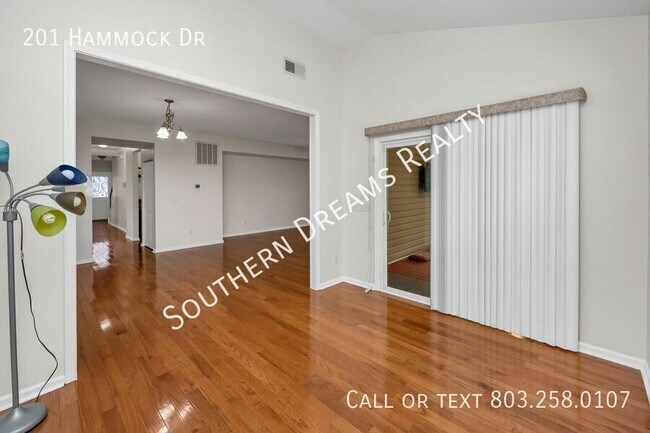 Building Photo - 201 Hammock Dr