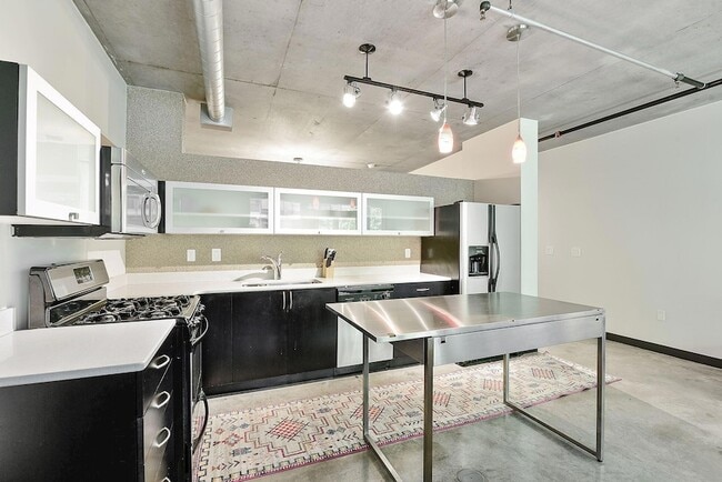 Building Photo - 730 N 4th St