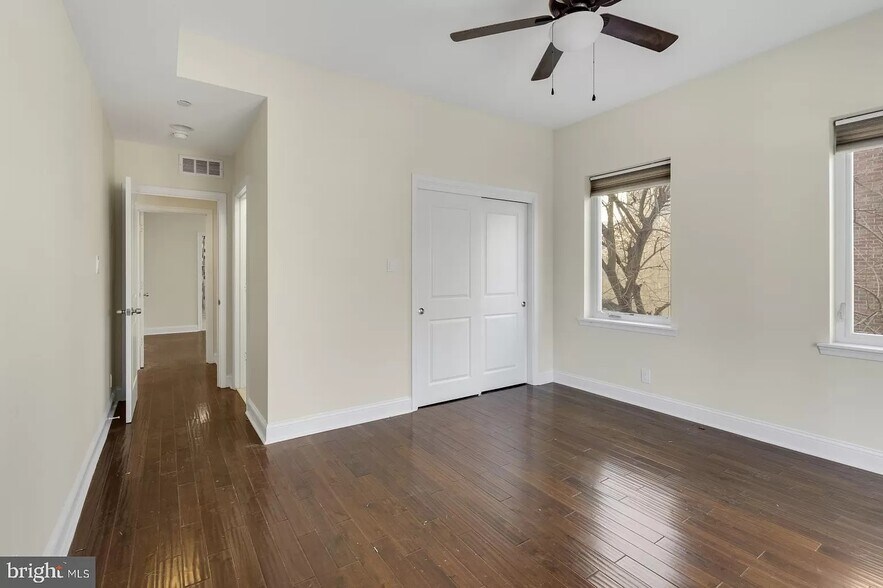 Building Photo - 2050 Frankford Ave