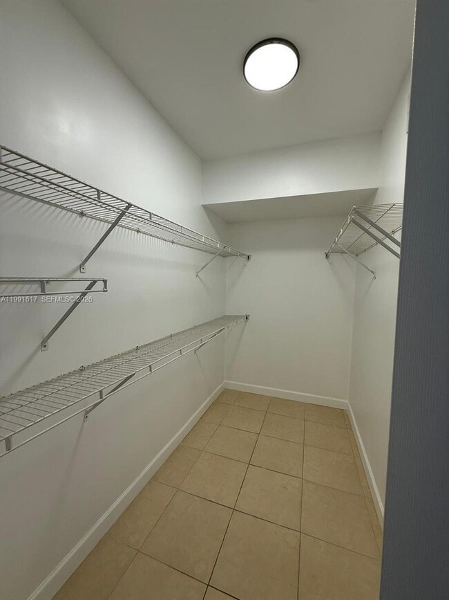 Building Photo - 2493 Centergate Dr