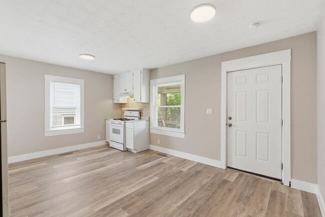 Building Photo - 3 Bedroom | 2 Bathroom | Springfield MO