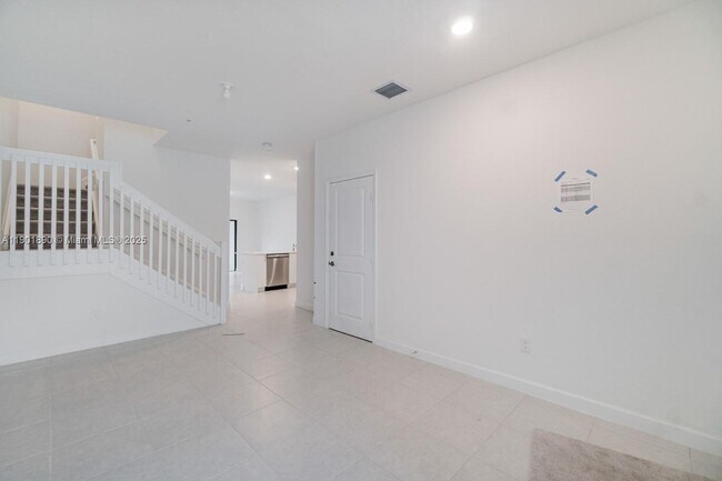 Building Photo - 207 SW 159th Ter