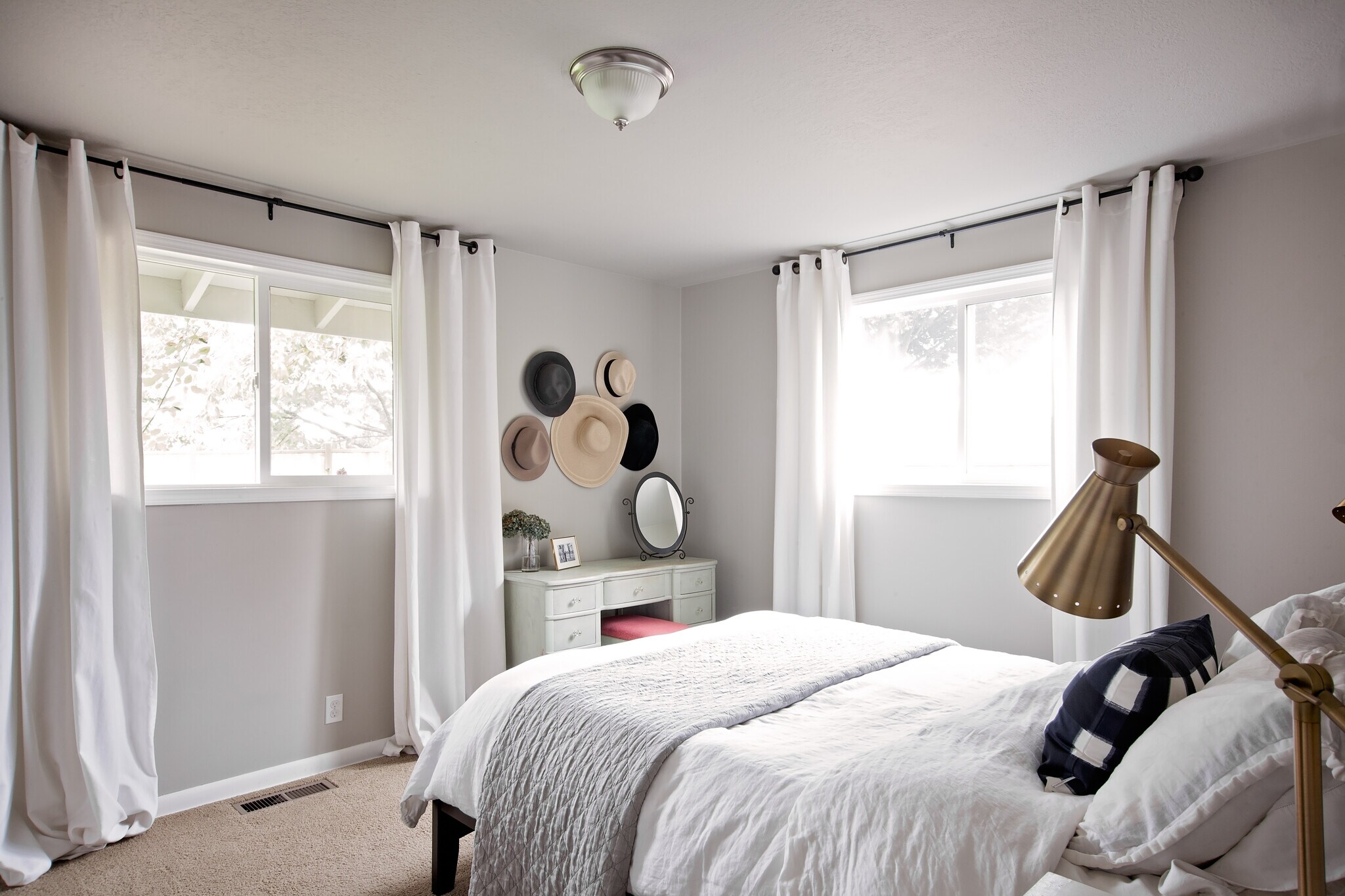 Building Photo - 12650 SW Park Way