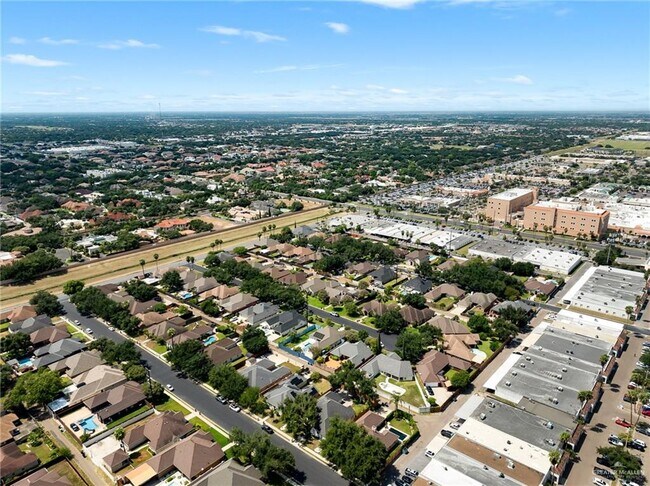 Building Photo - 27 N "E" St