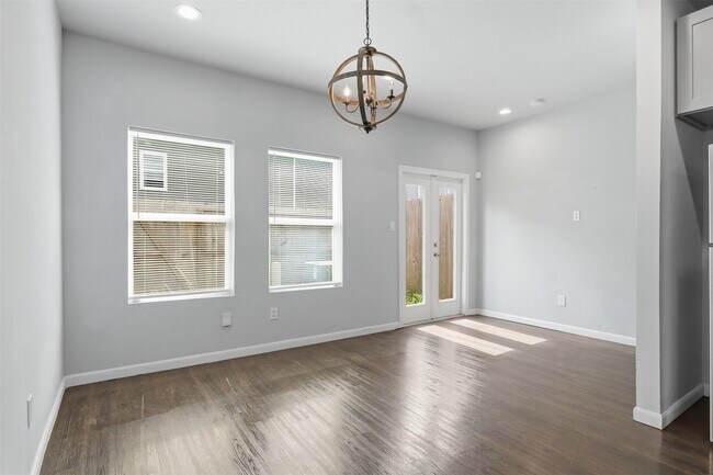 Building Photo - 4937 Ambient Dr