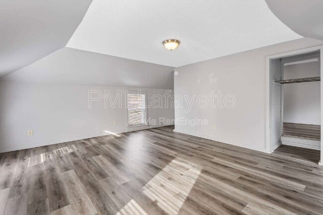 Building Photo - 106 E Vine St