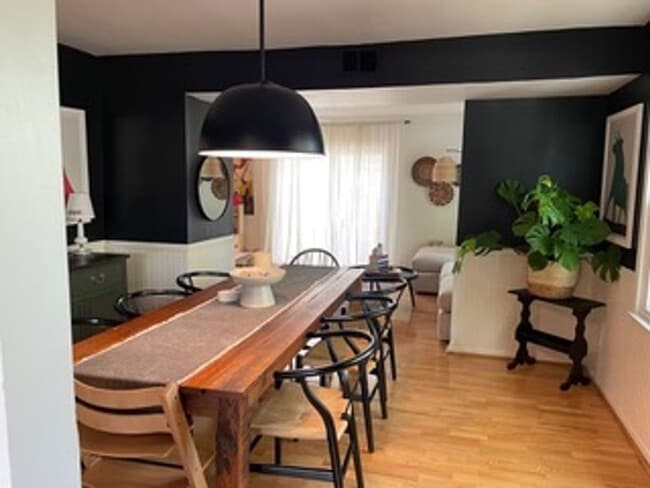 Building Photo - 3BD/2.5BA End Unit Townhouse in Hilltop Area!!