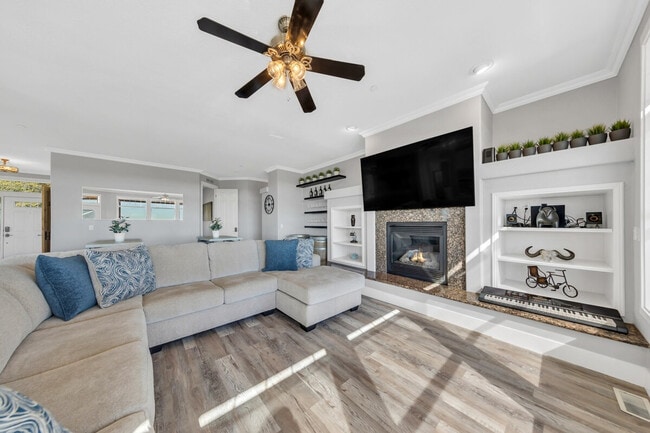 Building Photo - 53953 S River Rd