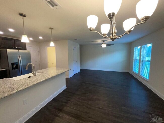 Building Photo - 5065 Peach Dr