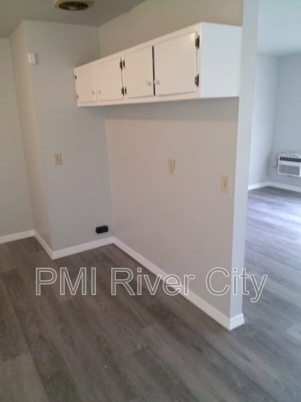 Building Photo - 8147 Bazaine Dr
