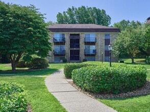 Building Photo - 121 Bailey St