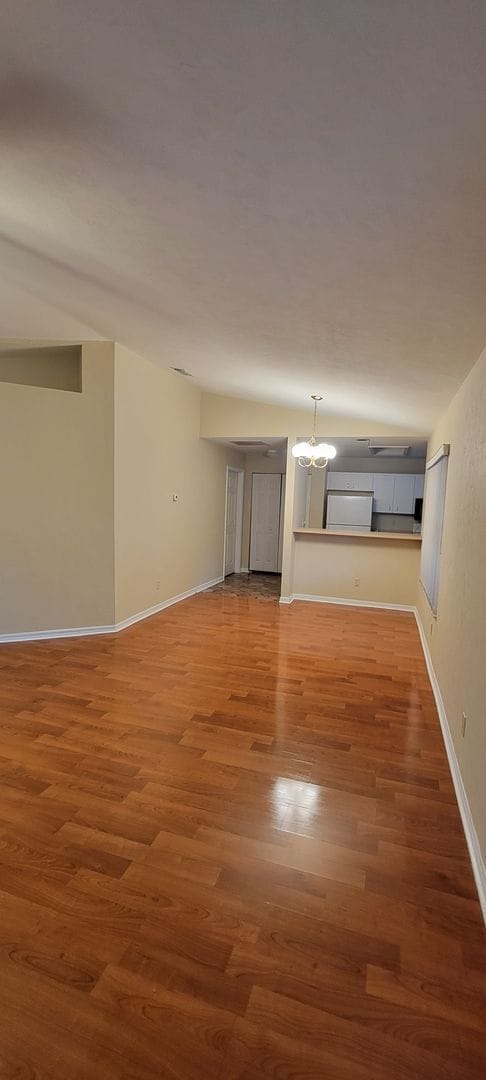 Building Photo - 3/2: Enjoy this nice spacious home in Sunrise.