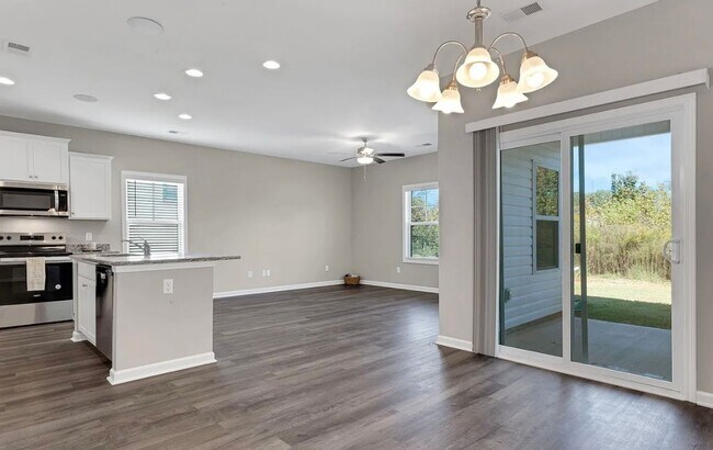 Building Photo - Stunning 3/2.5 Townhome Available Now!