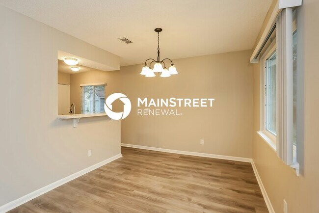 Building Photo - 3 Bedroom Pet-Friendly Home in Jacksonville, FL with Main Street Renewal