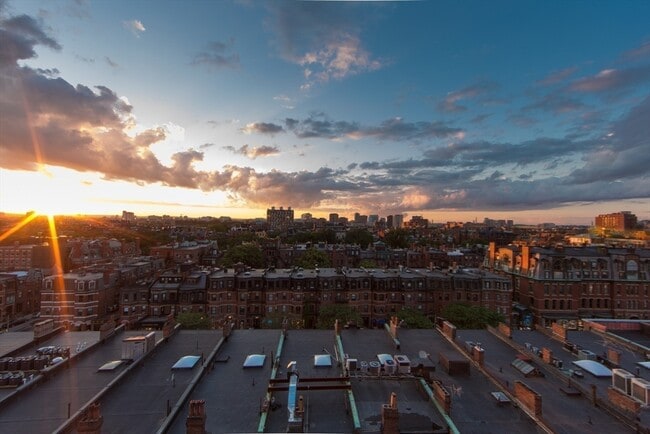 Building Photo - 755 Boylston St