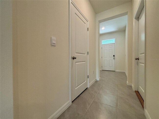 Building Photo - 11147 Crescent Deer Dr