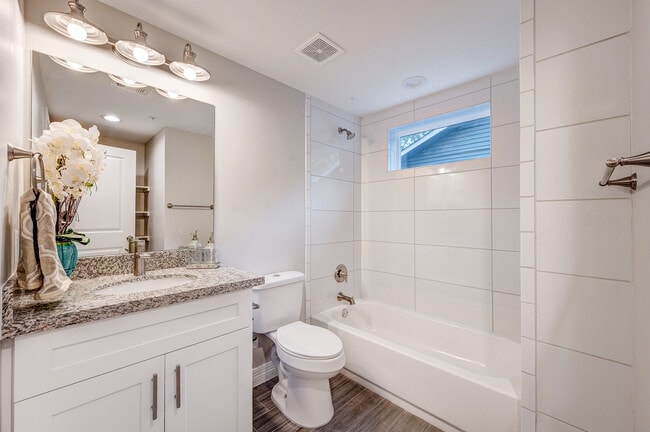 A Large Beautiful Bathroom - 72 Burress St