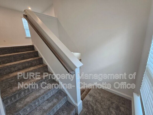 Building Photo - 14036 Penbury Ln