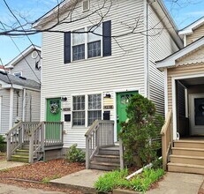 Building Photo - 423 S Wenzel St