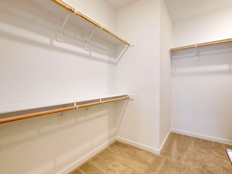 Building Photo - 8421 Gabrielino Ct