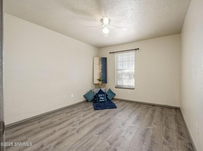 Building Photo - 963 Maple St