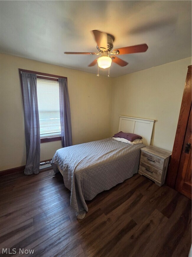 Building Photo - 22031 Miller Ave