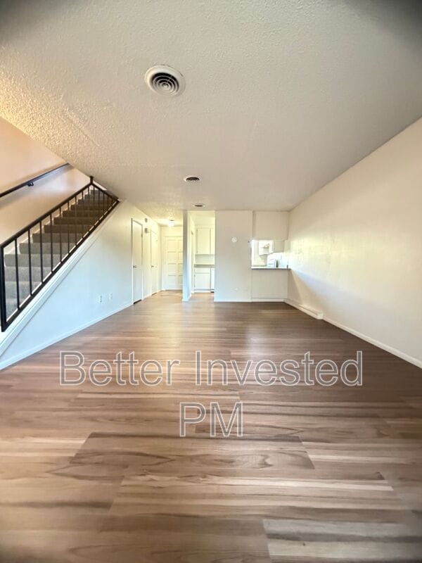 Building Photo - 966 Marlene St