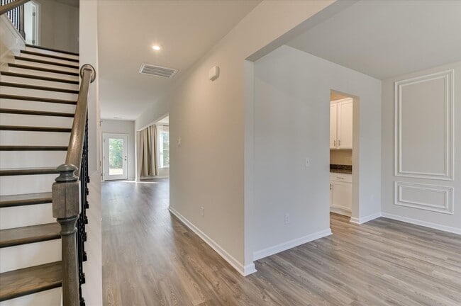 Building Photo - 6370 Whirlaway Rd
