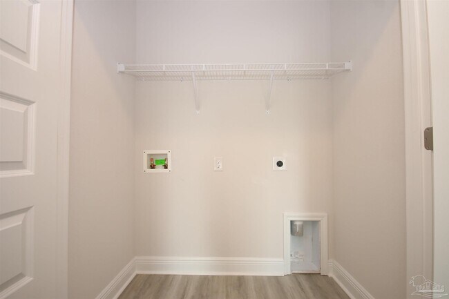 Building Photo - 8686 Meadow Flower Ln