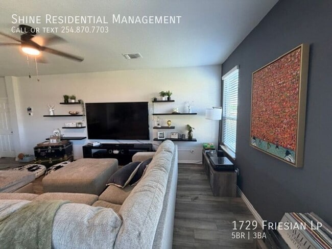 Building Photo - 1729 Friesian Lp