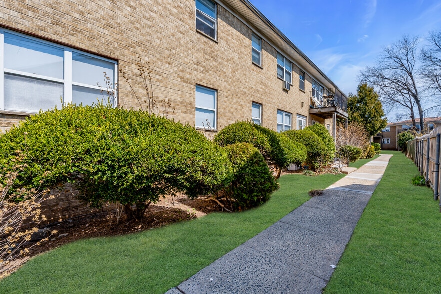 Building Photo - 5th Avenue Apartments