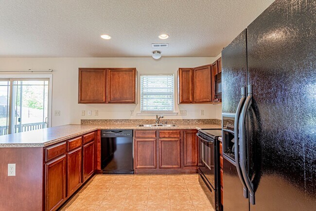 Building Photo - Home with Gorgeous Mountain Views!