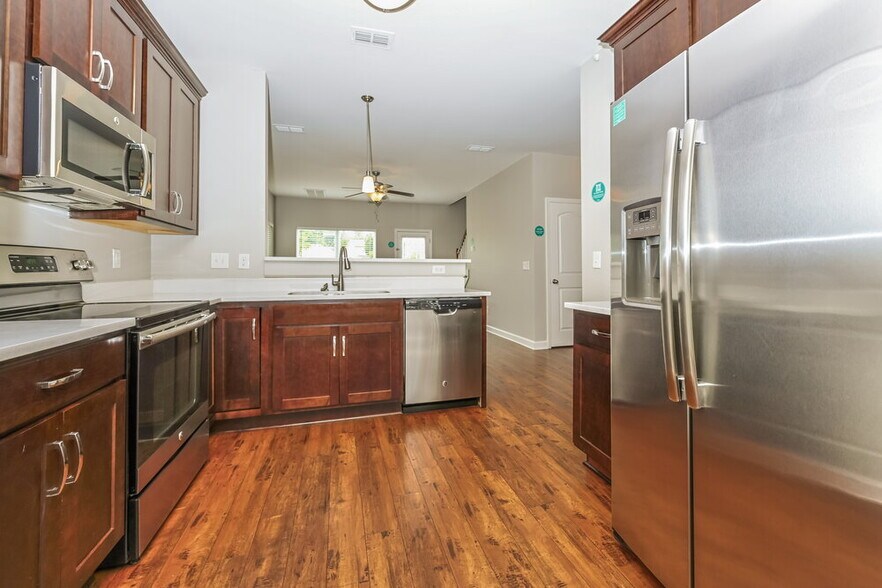 Building Photo - 8809 Cressent Glen Ct