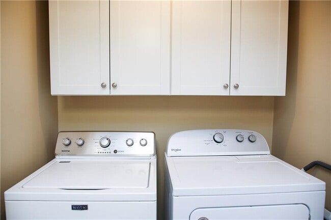 Building Photo - 1000 Sea Island Rd