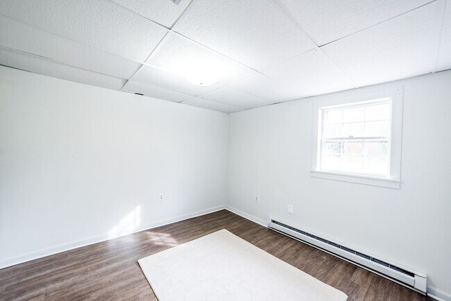 Building Photo - 4 Bedroom || 3 Bathroom Home with Finished Basement