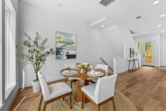 Building Photo - 3903 F Pinemont Dr