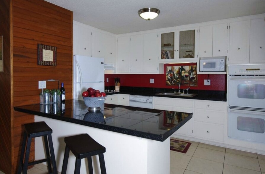 Kitchen - 1321 Browning Avenue