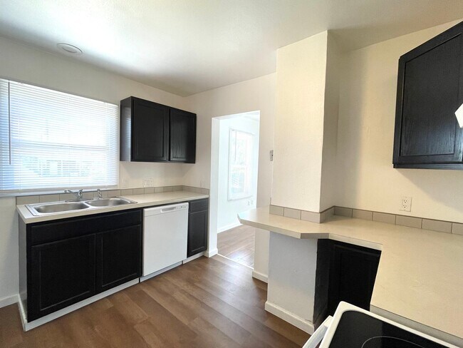 Building Photo - Completely Remodeled Three Bedroom One Bath in Richland - Move in Ready!!