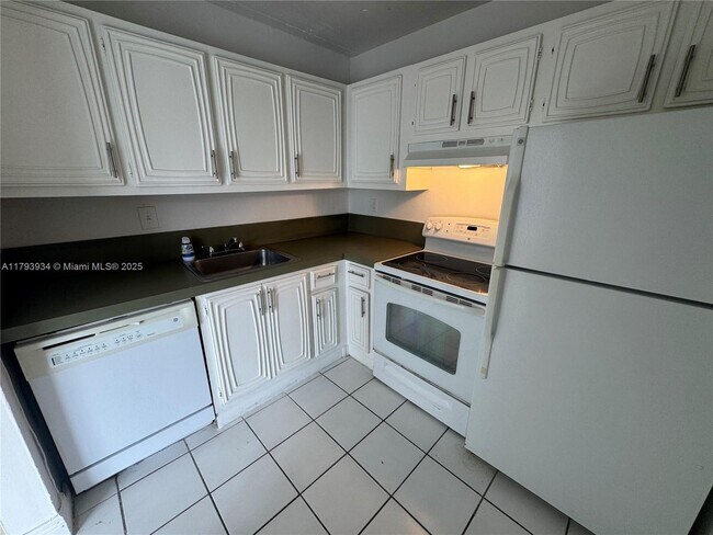 Building Photo - 488 NW 165th St