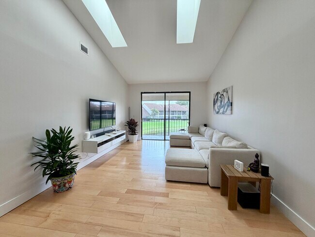 Building Photo - 7935 La Mirada Dr