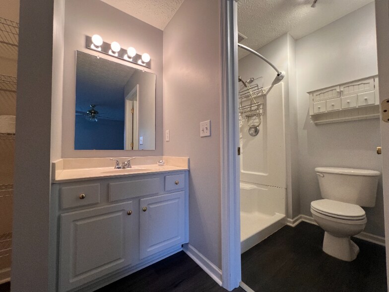 Building Photo - 712 Cape Henry Dr