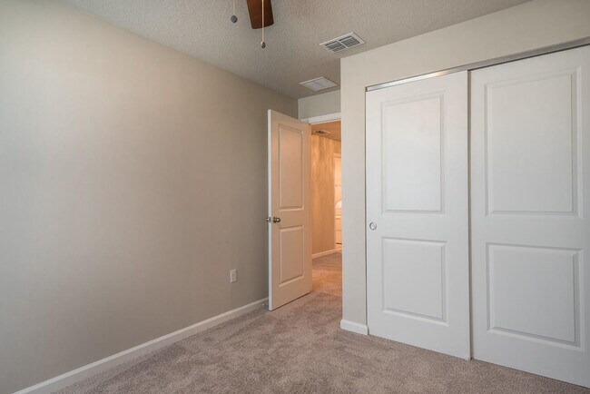 Building Photo - 3944 SE Caladium Ct