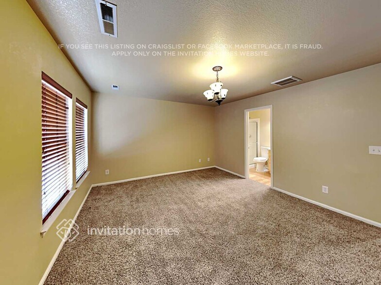 Building Photo - 838 Willow Dr