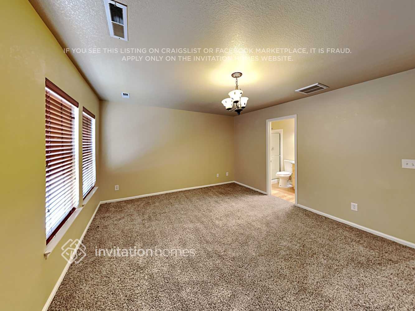 Building Photo - 838 Willow Dr