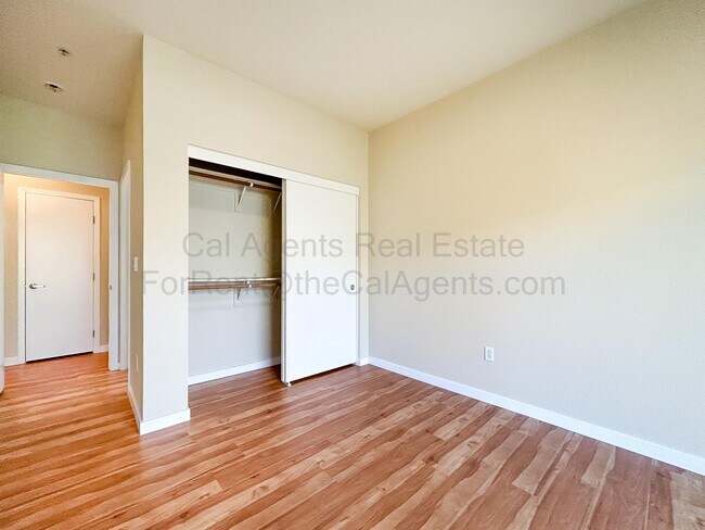 Building Photo - 203 Palisade Dr