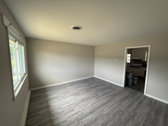 Building Photo - 1633-35 N Valor Dr