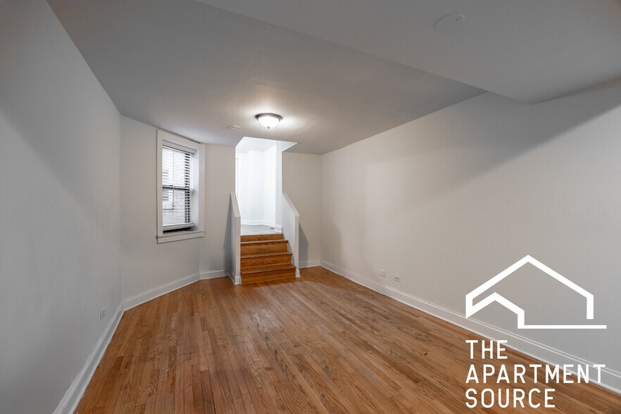 Building Photo - 4038 N Ashland Ave